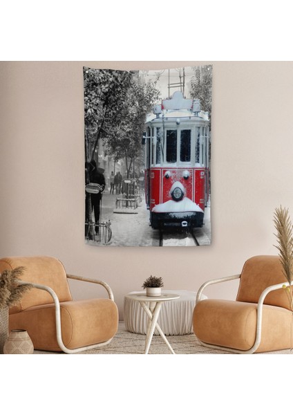 Karlı Bir Istiklal Caddesi ve Nostaljik Tramvay Duvar ÖRTÜSÜ-HALISI-6404