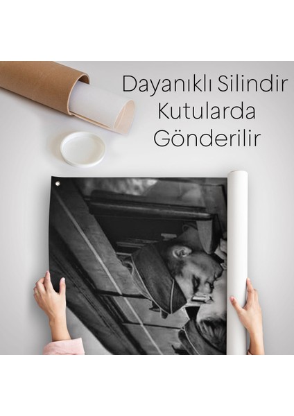 Ayrılık Zamanı Sevgilisi ile Trende Öpüşen Asker Duvar Örtüsü - HALISI-5227