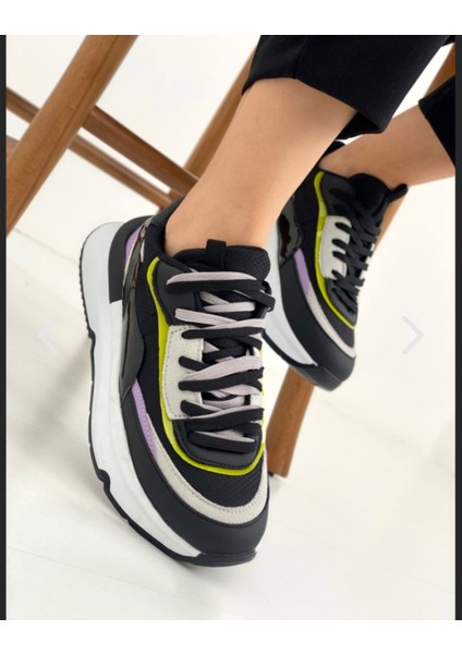 Siyah Bağcıklı Düz Taban Kadın Sneaker fiyatları