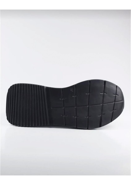 Siyah Bağcıklı Düz Taban Kadın Sneaker indirimleri