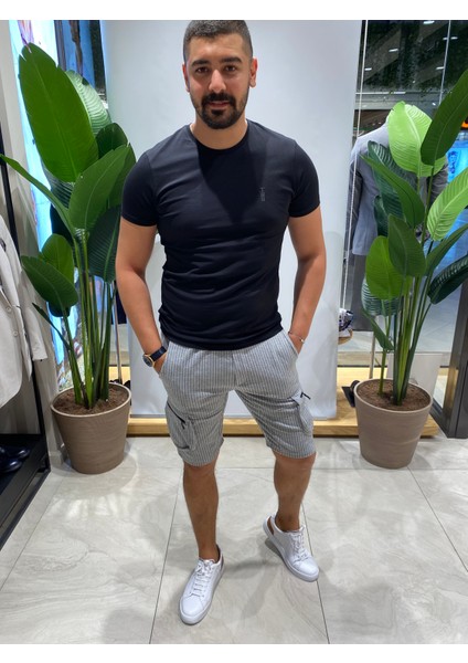 Gri Çizgili Şort fırsatları