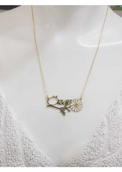 Kişiye Özel Özge Yazılı Papatya Isim Kolye 925 Ayar Gümüş Sarı Renk