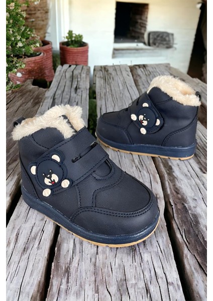 Panda Detaylı Kürklü Unisex Çocuk Bebe Bot LACİVERT fiyatları