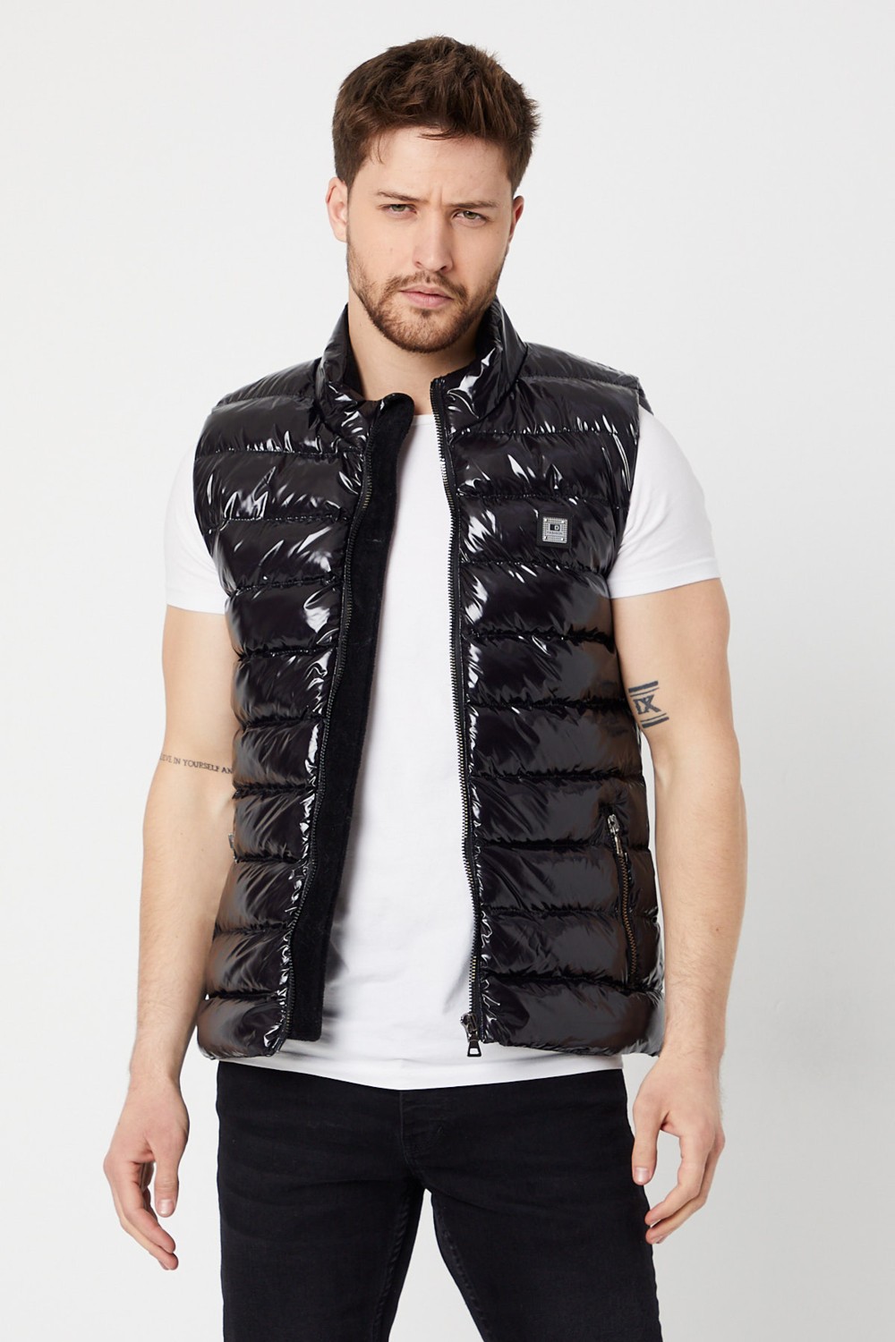 Oliggopol Slim Fit Parlak Şişme Yelek, Erkekler İçin Şık Siyah Renk Ve Modern Stil