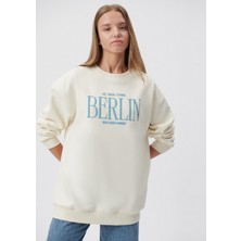 Mavi Kadın Berlin Baskılı Bej Sweatshirt 1612007-86420