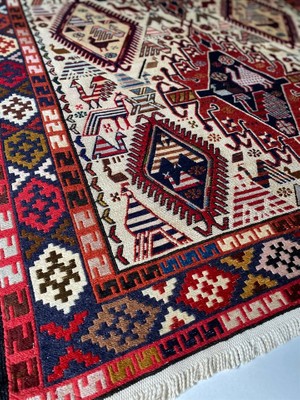 El Dokuma Iran Sumak Kilim