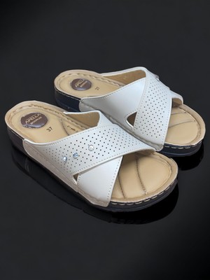 Apella Bodrum Krem Anatomik Topuk Ortopedik Çapraz Pırlanta Model Deri Kaydırmaz Günlük Terlik