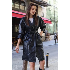 Kadın Siyah Kruvaze Yaka Kuşaklı Astarlı Suni Deri Trençkot HZL24W-BD110341