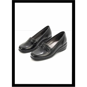 Siyah Siyah Kroko Leather Kadın Klasik Ayakkabı K01531123403