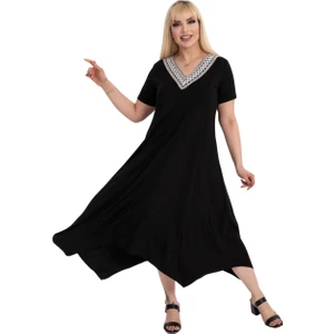 Butik Siyah V Yaka Dantel Detaylı Asimetrik Kısa Kollu Elbise