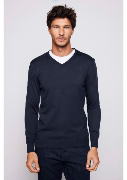Erkek Slim Fit Dar Kesim Yumuşak Dokulu Tüylenmeyen Lacivert V Yaka Triko Kazak fiyatları