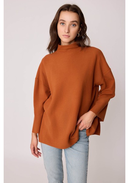 Düşük Kol Yakalı Yanlar Yırtmaçlı Örme Oversize Bluz