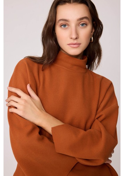 Düşük Kol Yakalı Yanlar Yırtmaçlı Örme Oversize Bluz
