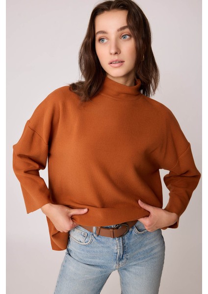 Düşük Kol Yakalı Yanlar Yırtmaçlı Örme Oversize Bluz