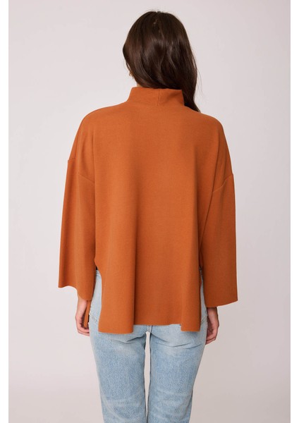 Düşük Kol Yakalı Yanlar Yırtmaçlı Örme Oversize Bluz