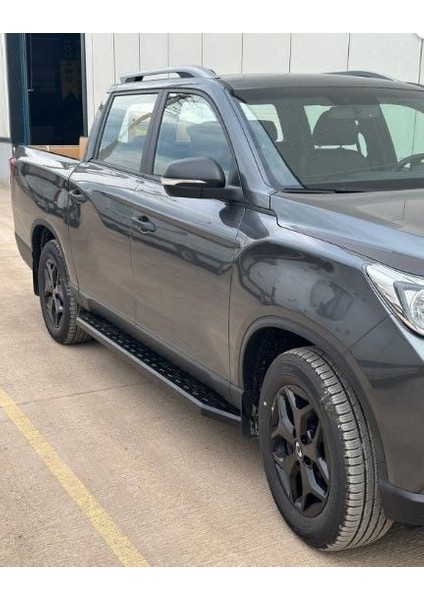 Nissan Navara Yan Basamak (AQM-Q30) modelleri