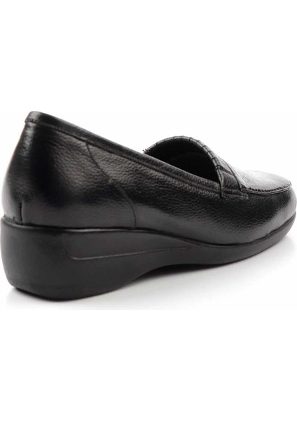 Siyah Siyah Kroko Leather Kadın Klasik Ayakkabı K01531123403 fırsatları