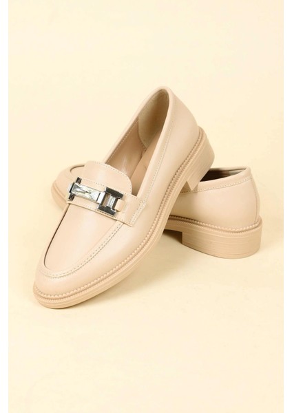 Taş Aksesuarlı Cilt Loafer Ten