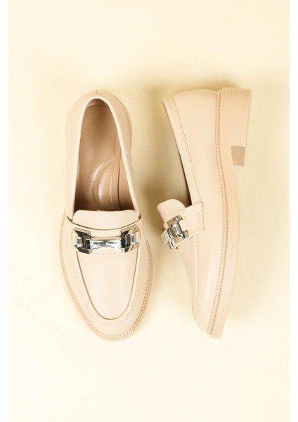 Taş Aksesuarlı Cilt Loafer Ten