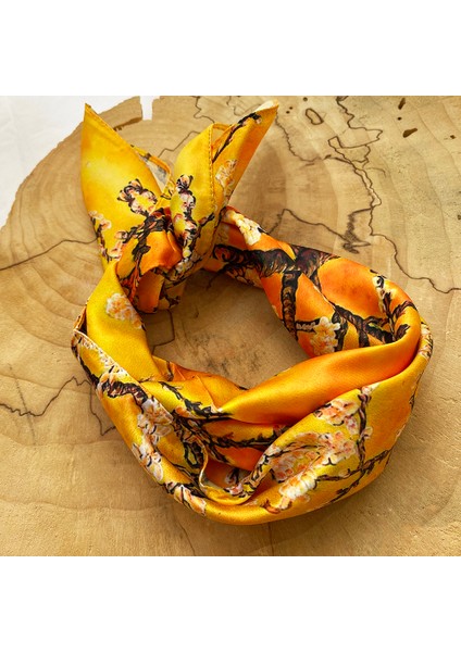 Badem Çiçeği Sarı Desenli Fular 55 Cm*55 Cm fiyatları