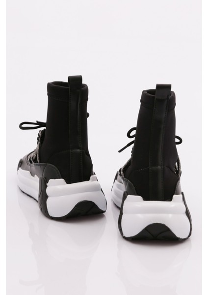 066 Kadin Bot modelleri