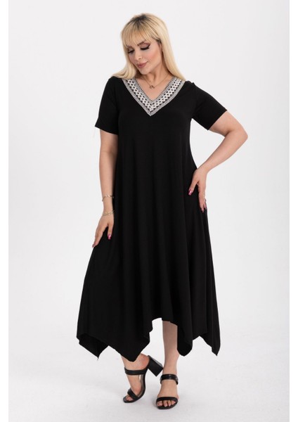 Butik Siyah V Yaka Dantel Detaylı Asimetrik Kısa Kollu Elbise fırsatları