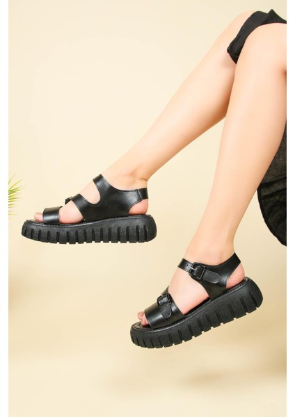 Kemer Tokalı Kalın Taban Sandalet Siyah