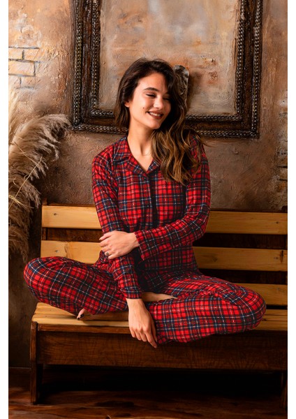 Kışlık Düğmeli Ekose Desen Yılbaşı Temalı Kadın Süet Pijama Takımı