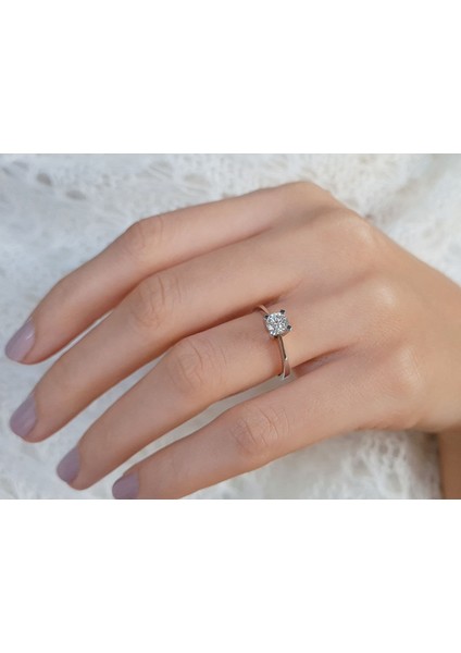 0,53 Karat Pırlanta Tektaş Yüzük 0404R0252 fırsatları