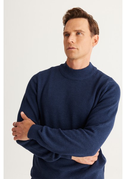 Erkek Indigo Standart Fit Normal Kesim Yarım Balıkçı Yaka Pamuklu Jakarlı Triko Kazak fiyatları