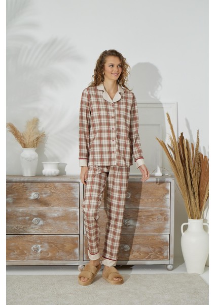 Uzun Kol Gömlek Yaka Önden Düğmeli Ekose Bej Pijama Takımı C1T4N9O90