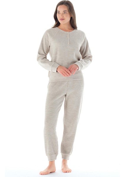 Kadın Uzun Kol Akrilik Petekli Bej Pijama Takımı C4T9N0O1