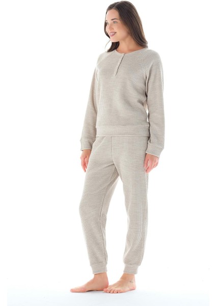 Kadın Uzun Kol Akrilik Petekli Bej Pijama Takımı C4T9N0O1 fiyatları