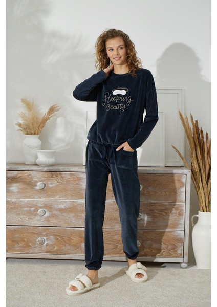 Kadın Uzun Kol Kadife Lacivert Pijama Takımı C1T5N2O49