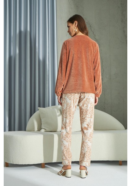 Kadın Uzun Kol Kadife Jakarlı Taba Pijama Takımı C1T5N2O67