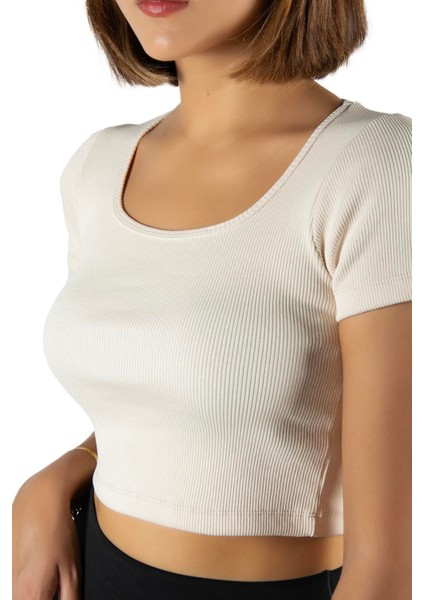 Kadın Krem Havuz Yaka Fitted/vücuda Oturan Kısa Kol Crop Tişört 23K-TRP-CRP04 modelleri