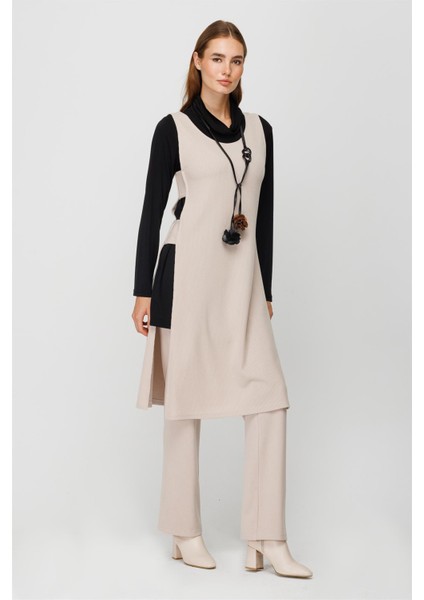 Fitilli Örme Kumaştan Yanları Pencere Detaylı Bluz Tunik Pantolon Kolye Takım Taş