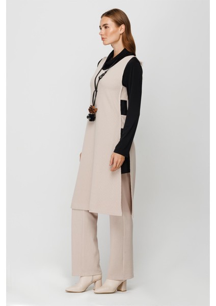 Fitilli Örme Kumaştan Yanları Pencere Detaylı Bluz Tunik Pantolon Kolye Takım Taş