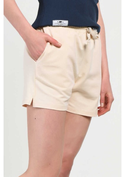 Rosa Bej Oversize Nakışlı Kadın Örme Şort modelleri