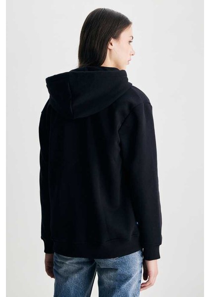 Joyce Siyah Kapüşonlu ve Fermuarlı Aplikeli Standard Fit Kadın Sweatshirt fırsatları