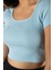 Kadın Açık Mavi Havuz Yaka Fitted/vücuda Oturan Kısa Kol Crop Tişört 23K-TRP-CRP04 3