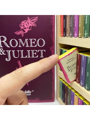 Çikolata Kütüphanesi Romeo ve Juliet Temalı Çikolata Kütüphanesi