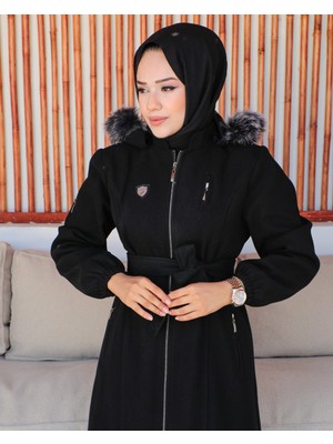 KMK Kombin Kmkkombin Özaltay Tam Boy Kapşonlu Göğsü Süs Cepli Kuşaklı Kadın Büyük Beden Kaşe Kaban