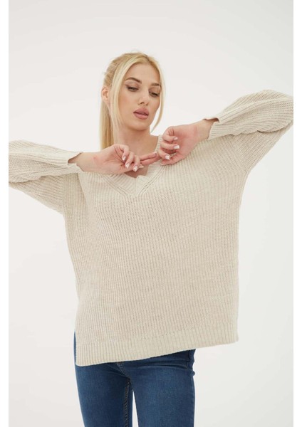 23K0145K1 Kadın V Yaka Oversize Kazak modelleri