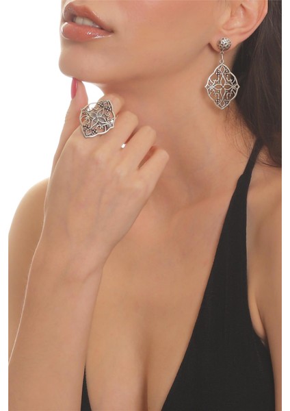 Kadın Antik Gümüş Kaplama Çivili Model Çiçek Motifli Küpe & Yüzük Set modelleri