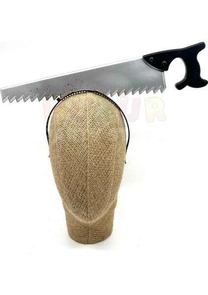 Kafaya Geçen Testere Taç Halloween Partisi Cadılar Bayramı Tacı Sıçramış Kan Ve Akan Kan Detay