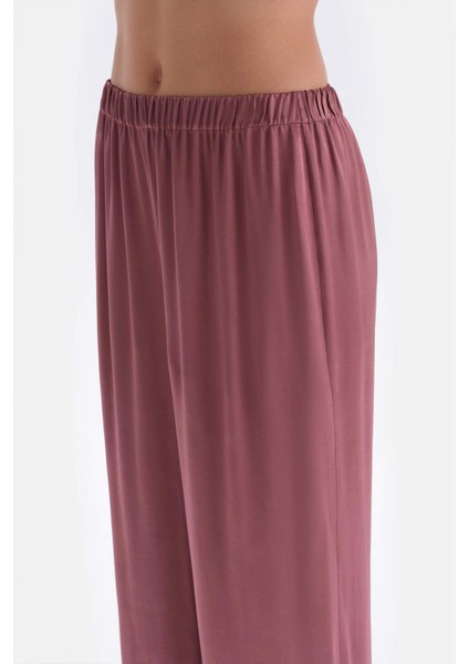 Gül Kurusu Dantel Detaylı Dokuma Pantolon fırsatları