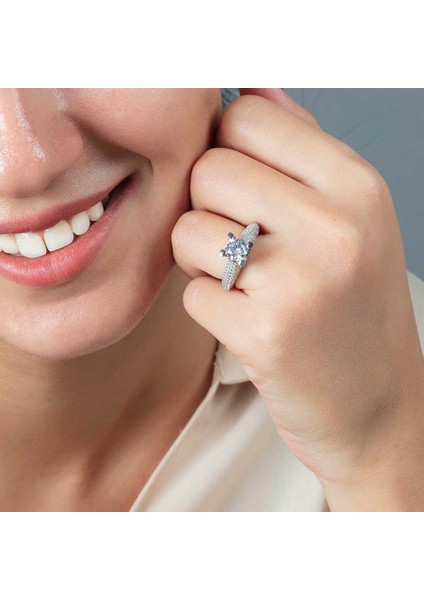 Starlight Diamond Pırlanta Montür Avangarde 925 Ayar Gümüş Kadın Tektaş Yüzük