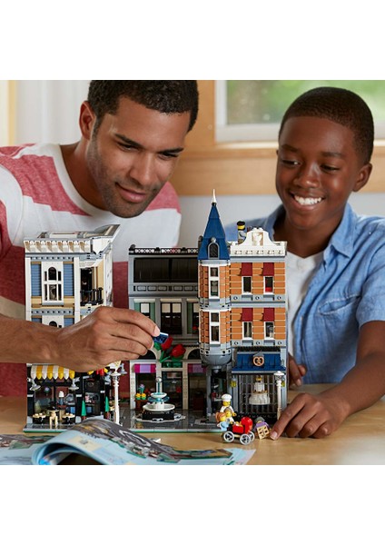 Creator Expert Assembly Square 10255 Yapı Kiti (4002 Parça)