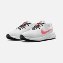 Nike Revolution 6 Road Running